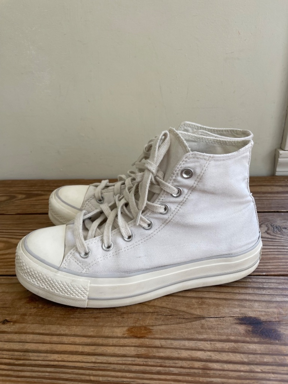 Converse All Stars | White Platform High tops size 7.5 - Picture 3 of 16